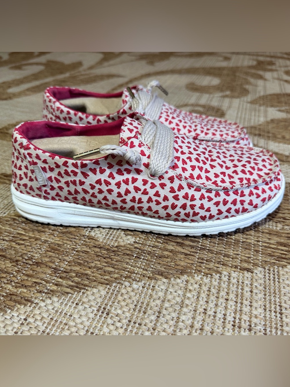 HEY DUDE Women’s Heart-Print Canvas Slip-On Shoes - Tan & Red - LIKE NEW! Size 9
